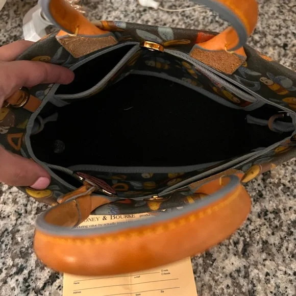 Vintage Dooney & Bourke bag mint condition - Picture 4 of 5